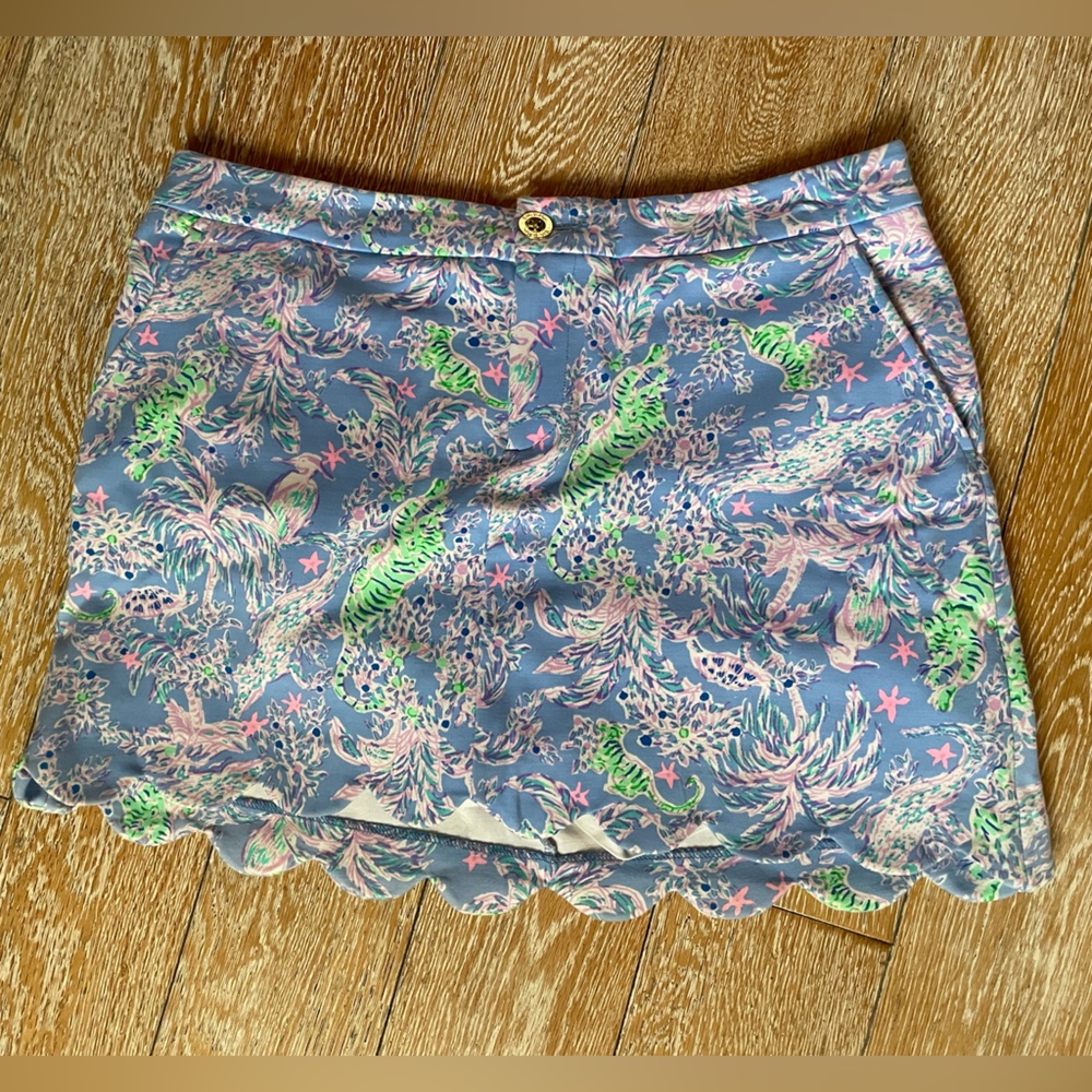 Lilly Pulitzer Blue, Pink, Green Tiger Scalloped Skort with Pockets size 8